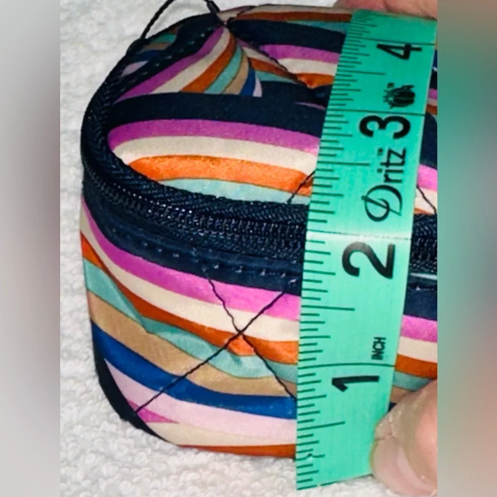 NWT Vera Bradley Ultralight Mini Zip Case.  Retired Pattern Retro Ribbon.